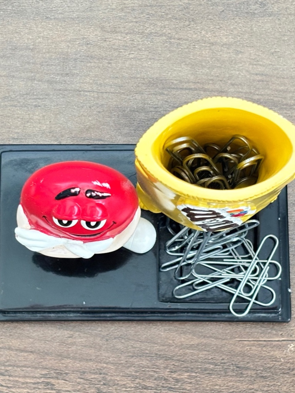 VINTAGE M&M's World Candy Red M&M Desktop Pencil Paper Clip Holder Organizer - Picture 3 of 12